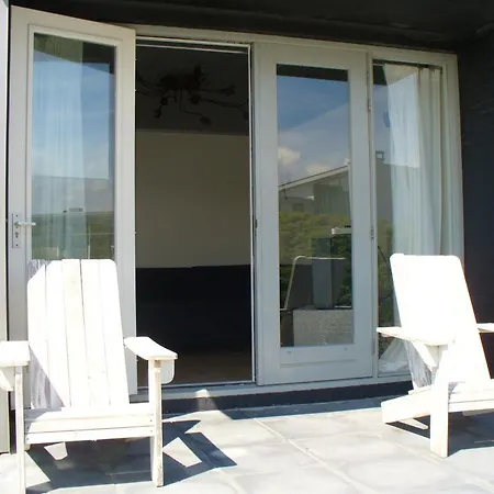 Beach House 1 *